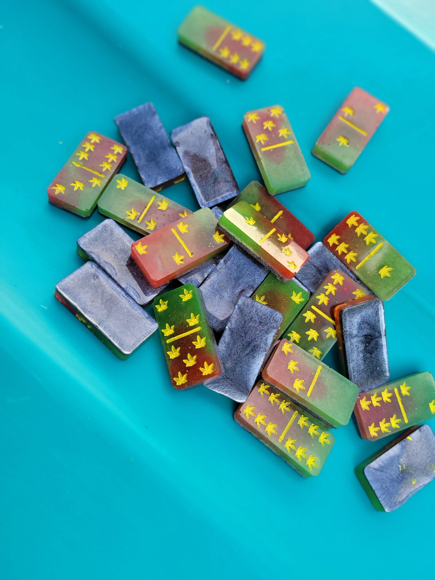 Artisan Dominoes Herb Pip, Rasta Bob Marley Stoner Weeder Hippie Vibe - Classic 28 Tile Game