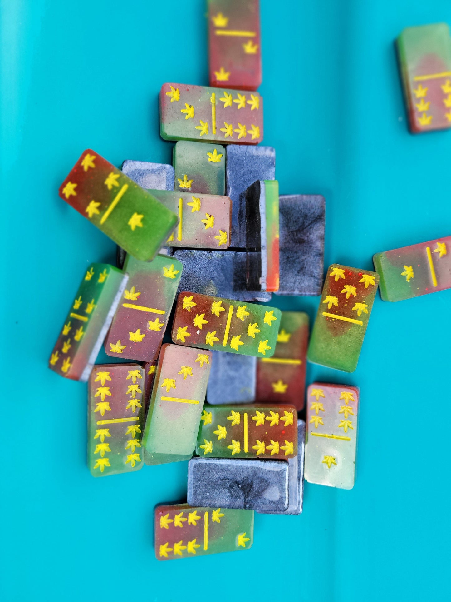 Artisan Dominoes Herb Pip, Rasta Bob Marley Stoner Weeder Hippie Vibe - Classic 28 Tile Game