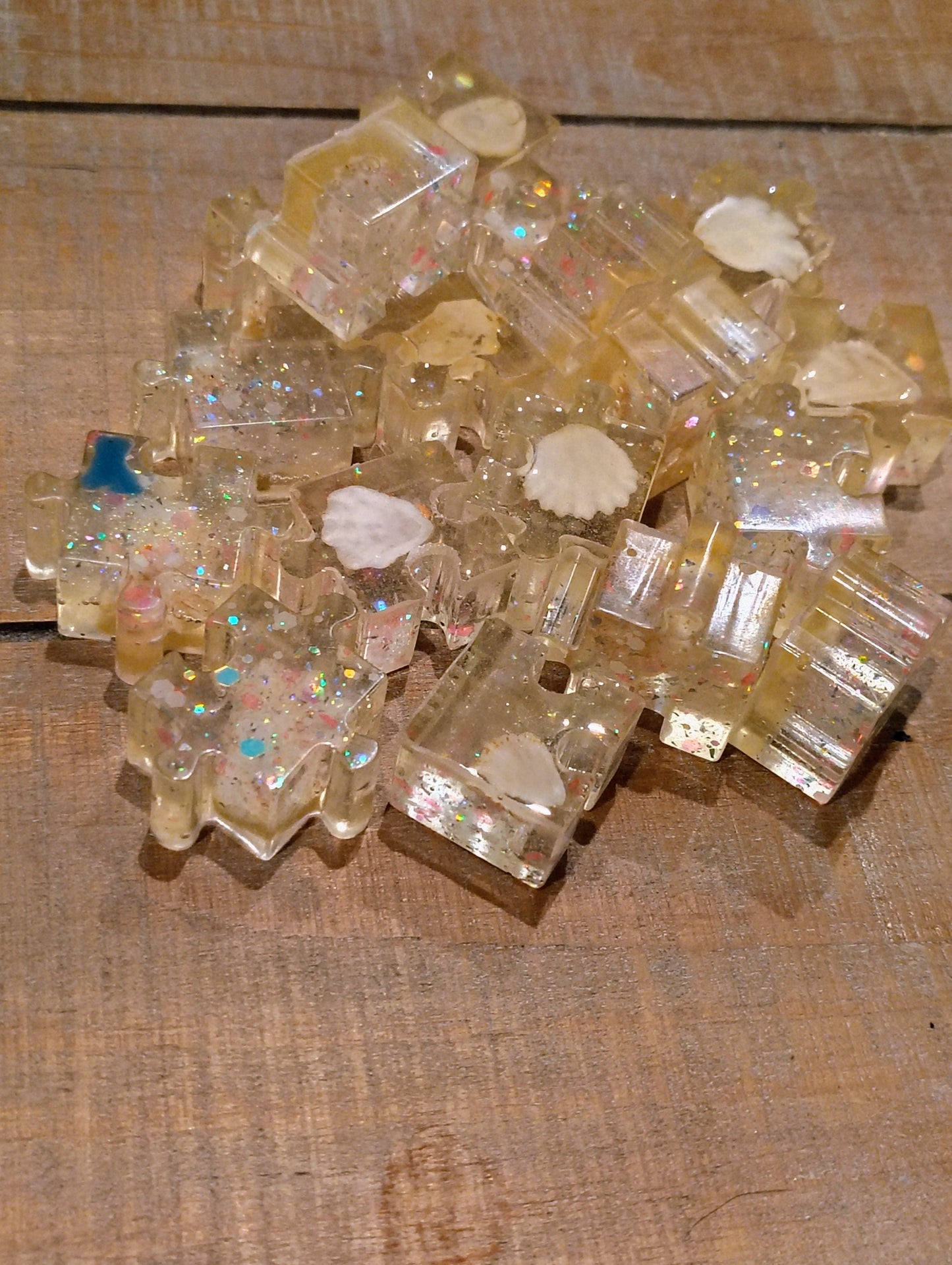 Sparkly Glow in the Dark Glitter Resin Fidget Puzzle with Kittens Paw Sea Shells