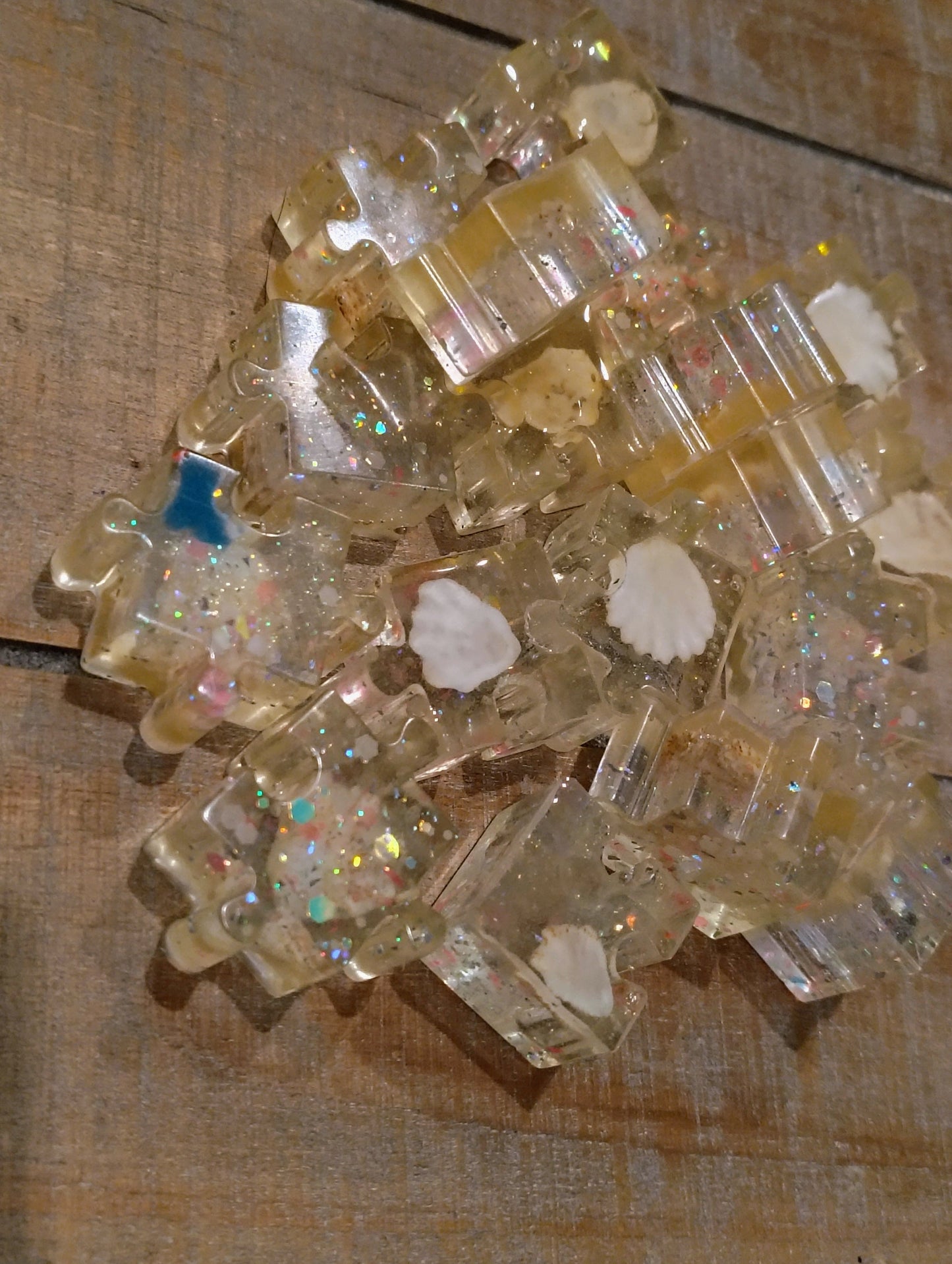 Sparkly Glow in the Dark Glitter Resin Fidget Puzzle with Kittens Paw Sea Shells