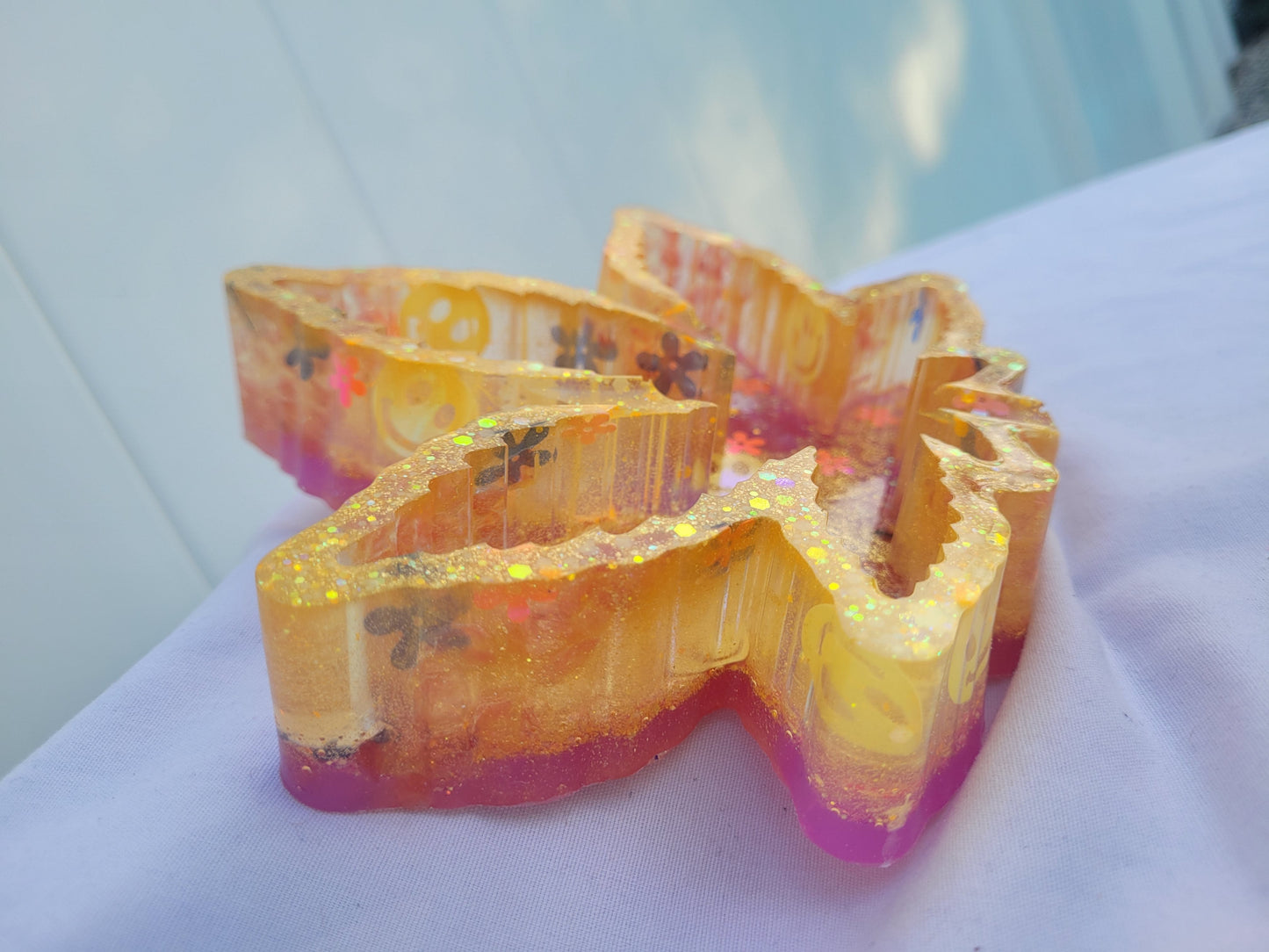 Pot Leaf Ashtray - *Glow in the Dark* Groovy