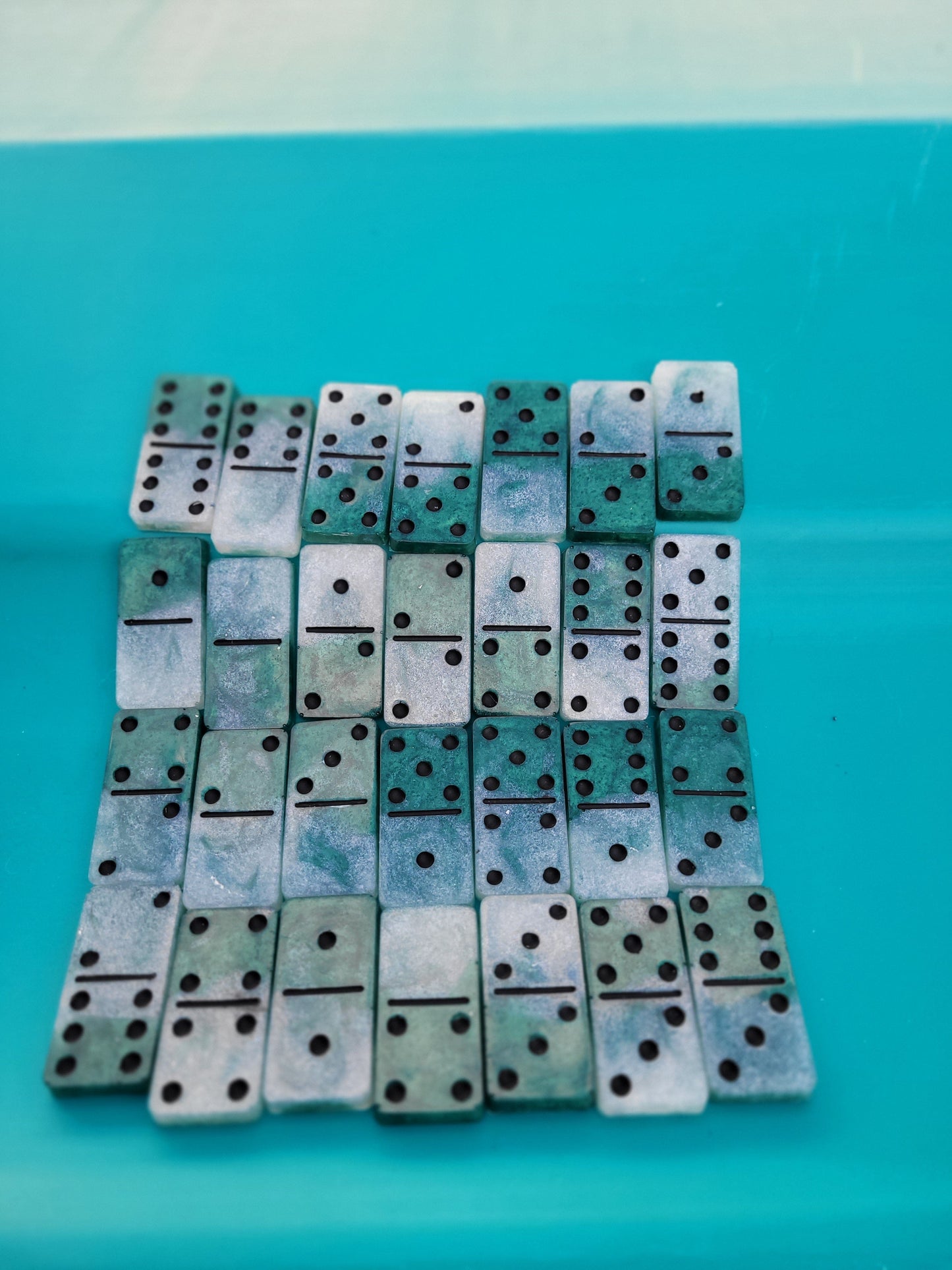 Classic Pip 28 Tile Resin Domino Game - Not Heat Tolerant